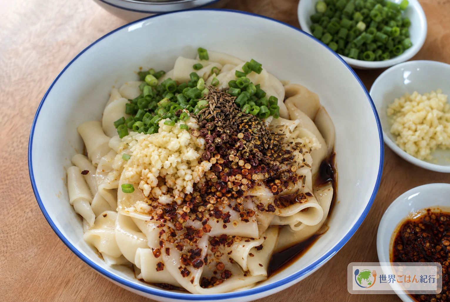 手順5: たれと香味をのせる